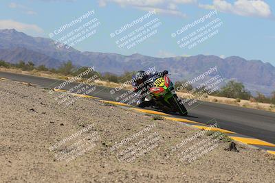 media/Oct-08-2022-SoCal Trackdays (Sat) [[1fc3beec89]]/Turn 7 Inside (145pm)/